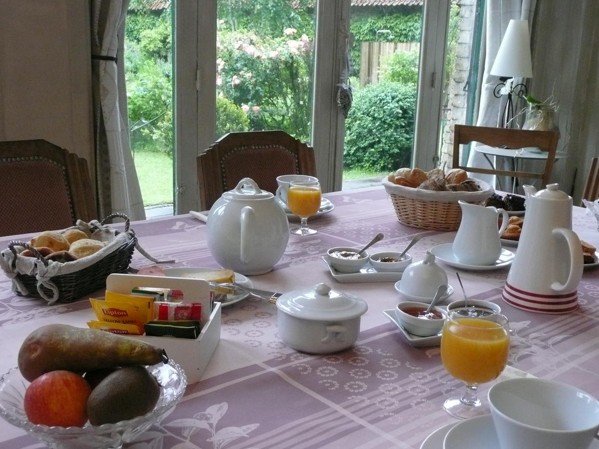 Manoir De Bois En Ardres Bed & Breakfast Dış mekan fotoğraf